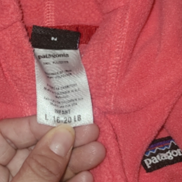 Infant Coral Patagonia fleece full body one piece suit, size 16-20 pounds - Picture 4 of 4